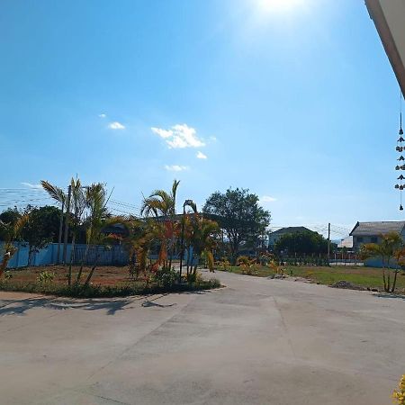 ເຮືອນພັກບີວີ Hotell Ban Thongchai-Tai Eksteriør bilde